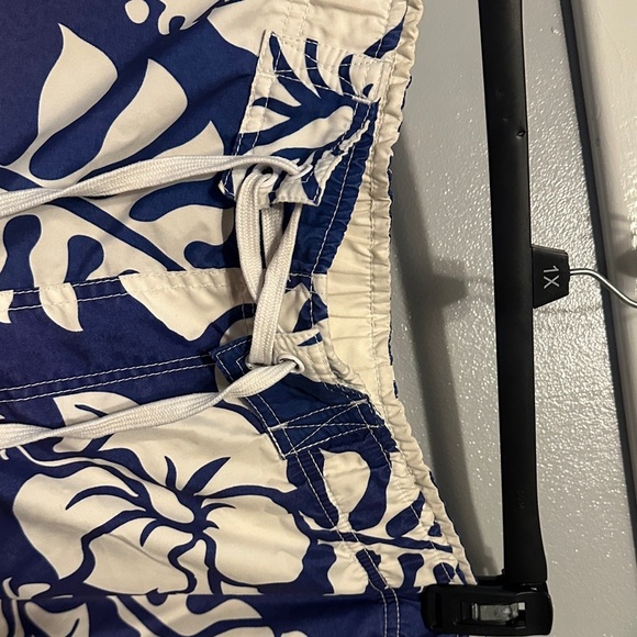 Arizona Jean Company Blue and White Floral Swim Trunks - Picture 7 of 7